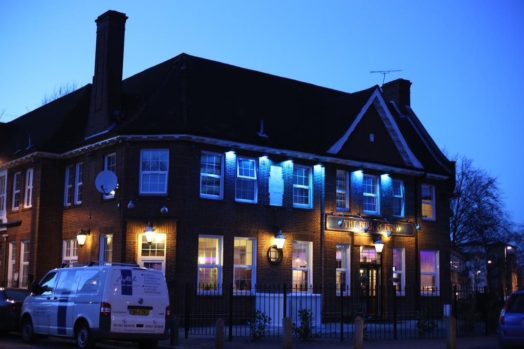 The Bull And Bush Hotel Kingston Kingston upon Thames  Exterior photo